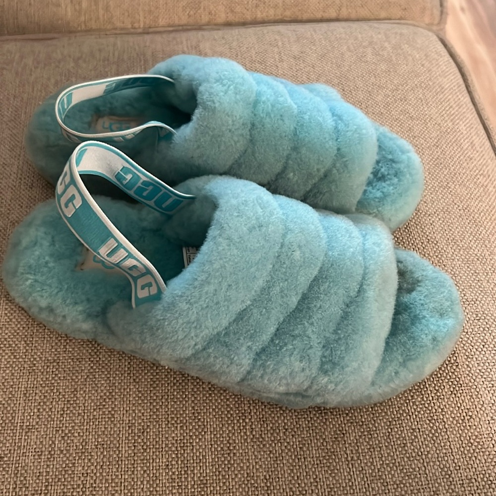 Ugg Slippers Size 6